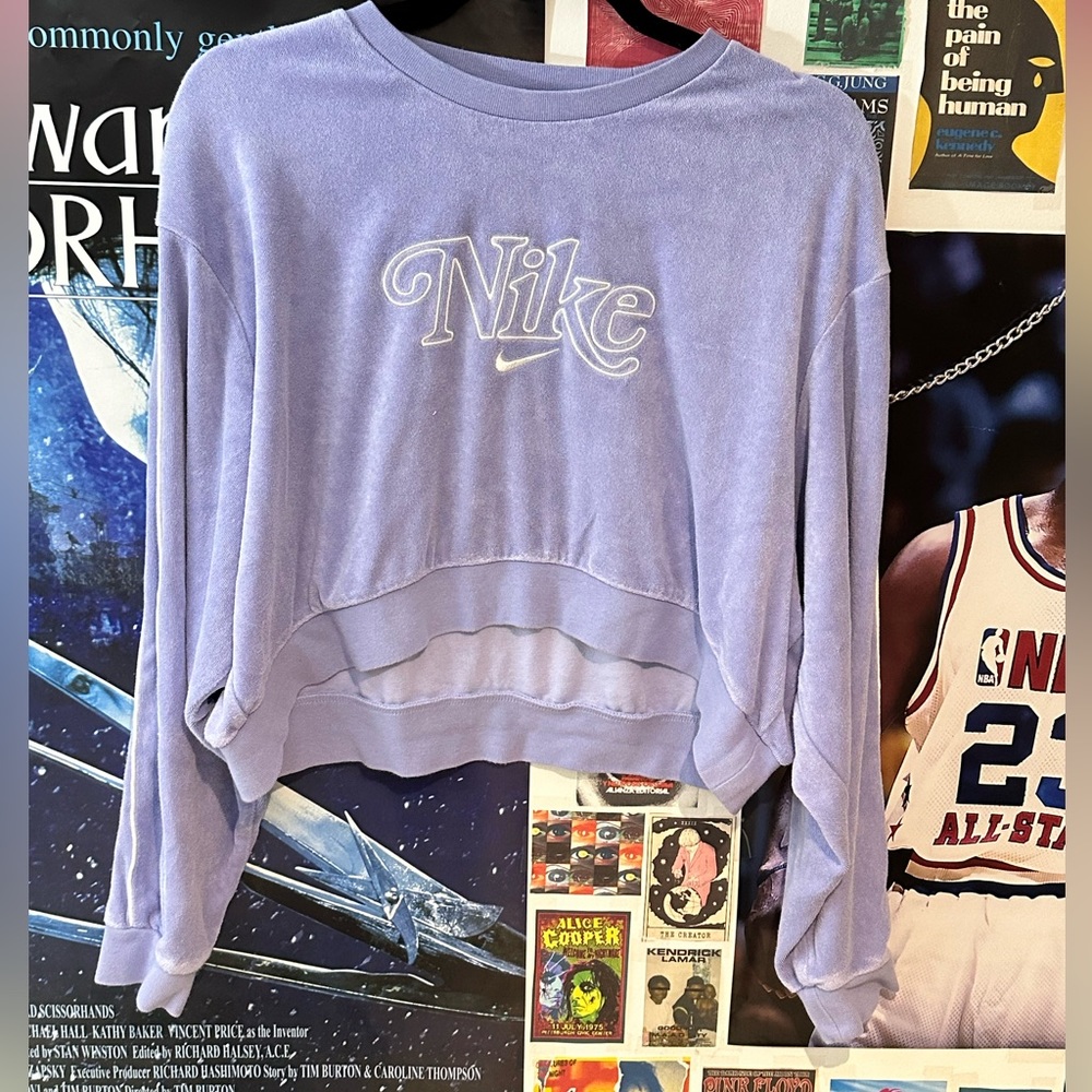 NIKE women's oversized cropped crewneck sweater, purple with brand logo. size sm